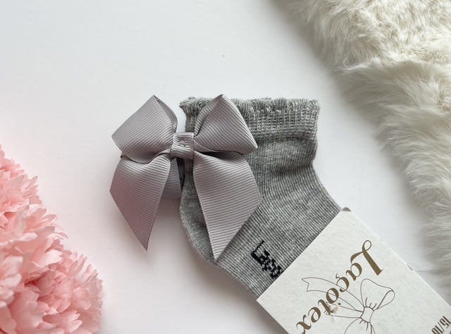 Short Socks with Lace at the Back
