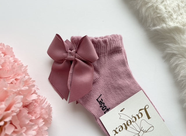 Short Socks with Lace at the Back