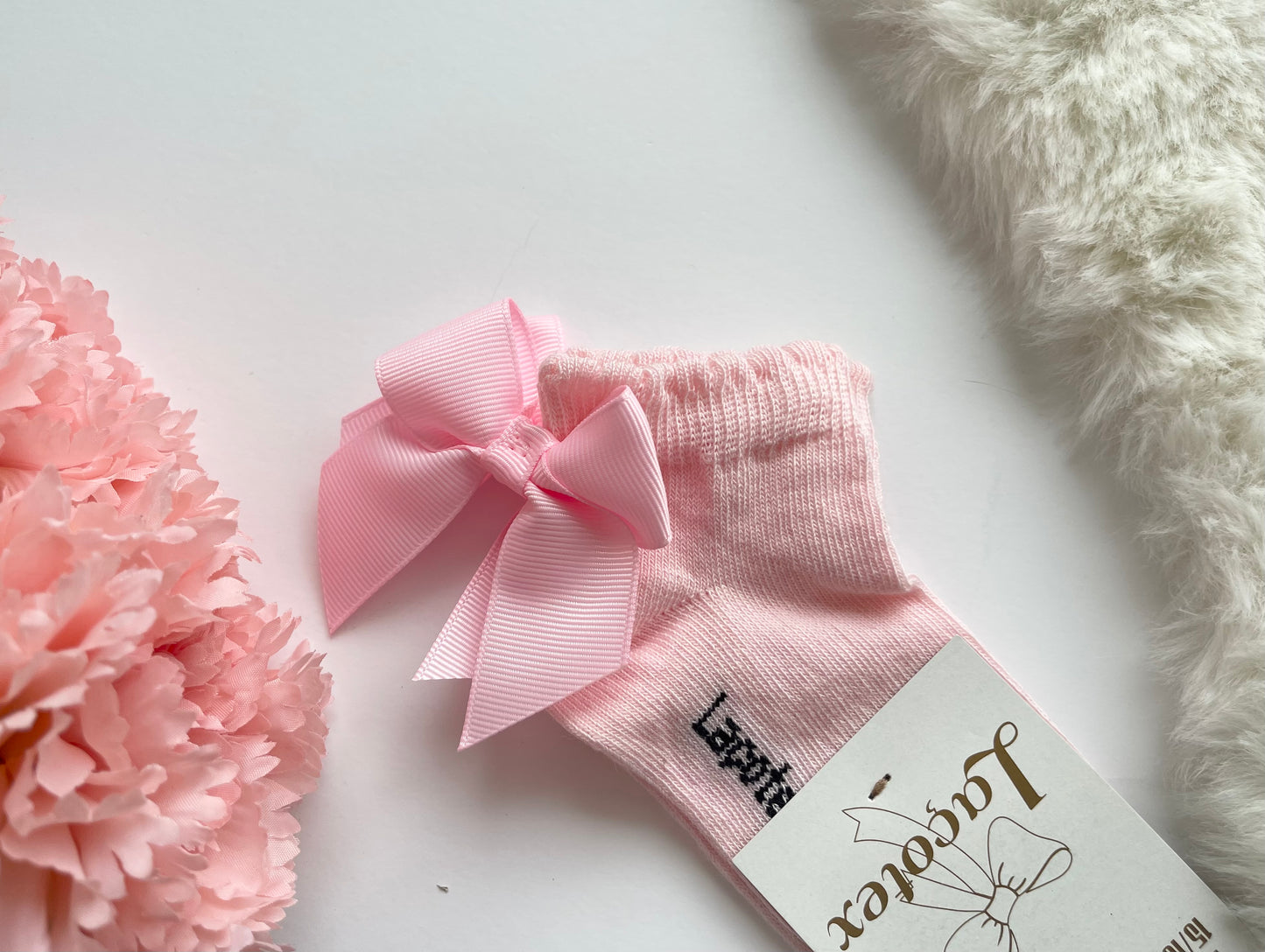 Short Socks with Lace at the Back