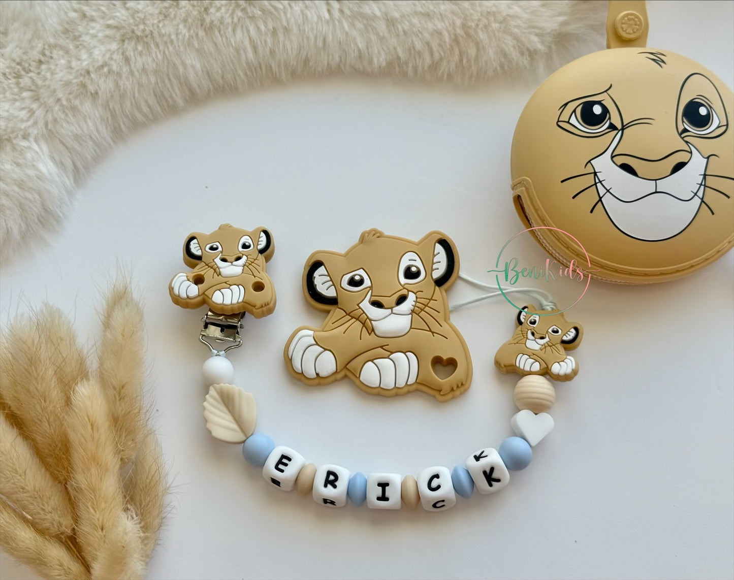 Simba clip
